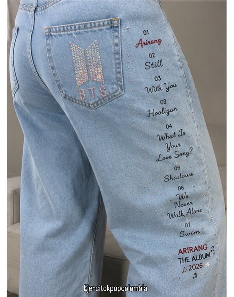 Jean Army con letras bordadas